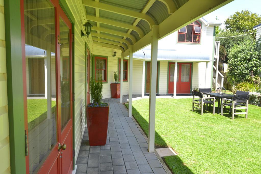 Ducks & Drakes Boutique Motel & Backpackers New Plymouth Exterior photo